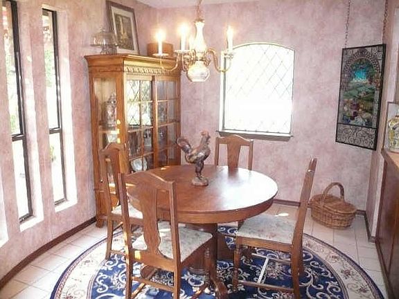 5th image of 1912 Gardengrove Ct