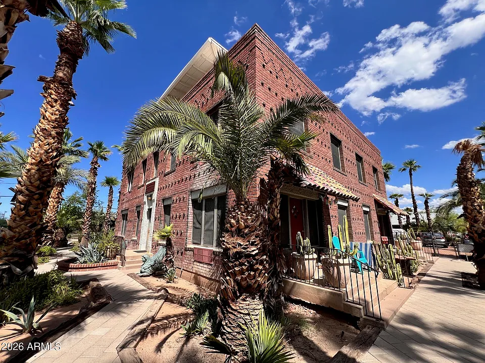 902 E Palm Ln #6