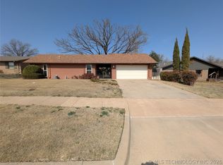 2317 NW Dunstan Ln, Lawton, OK 73505