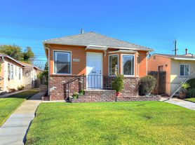 1604 N Hollywood Way, Burbank, CA