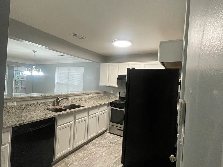 3614 Regency Park Dr — Photo 32
