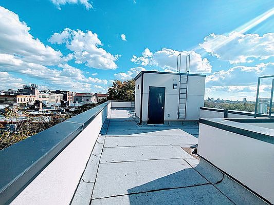 5th image of 1352 Jefferson Ave #3H