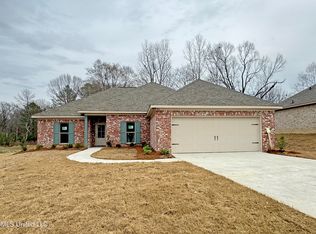 706 Magnolia Point Cir, Pearl, MS 39208