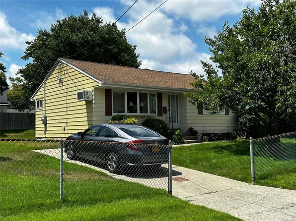 (undisclosed Address), Brentwood, NY 11717