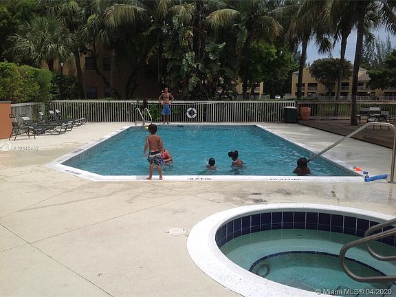 3rd image of 5200 NW 31st Ave APT 39