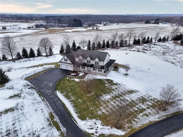 1914 Cordon Bleu Dr, Ionia, NY 14475