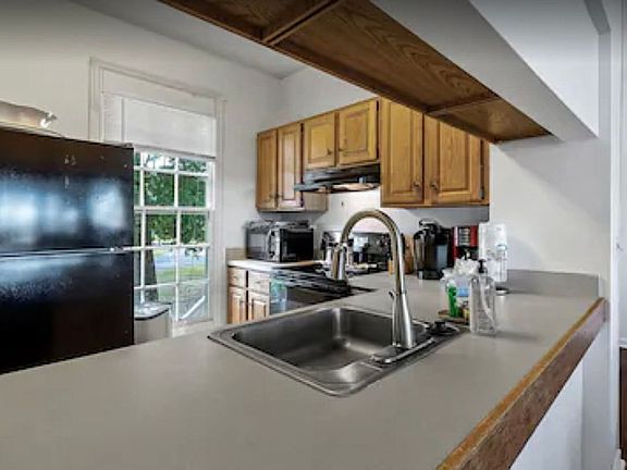 4th image of 144 Avenue Of Oaks