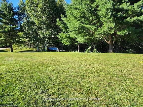 5th image of 24 Villeneuve Ct