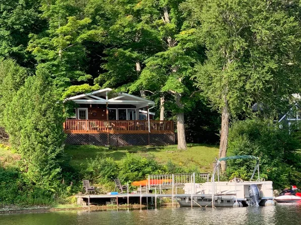 238 Lake Rd, Chateaugay, NY 12920