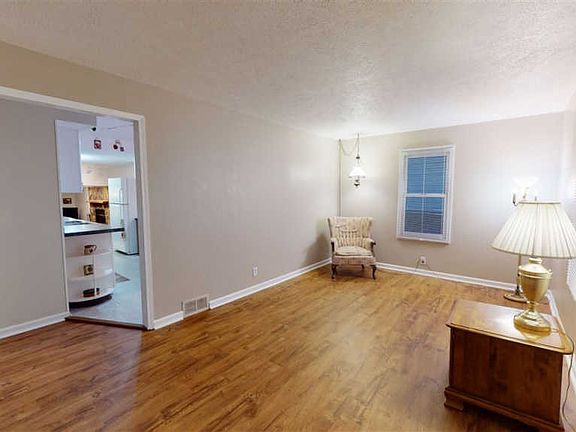 2nd image of 1620 Barton Blvd