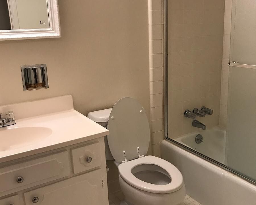 1st image of 5525 Cresthaven Ln APT 2C