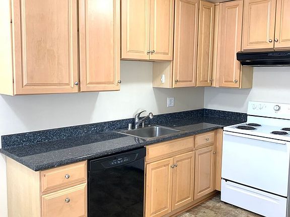 4th image of 699 Grand Coulee Ave APT 4
