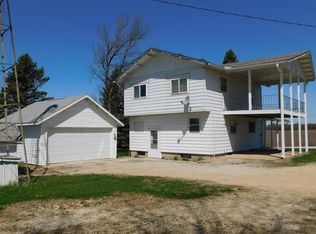 22342 110th St, Cresco, IA 52136