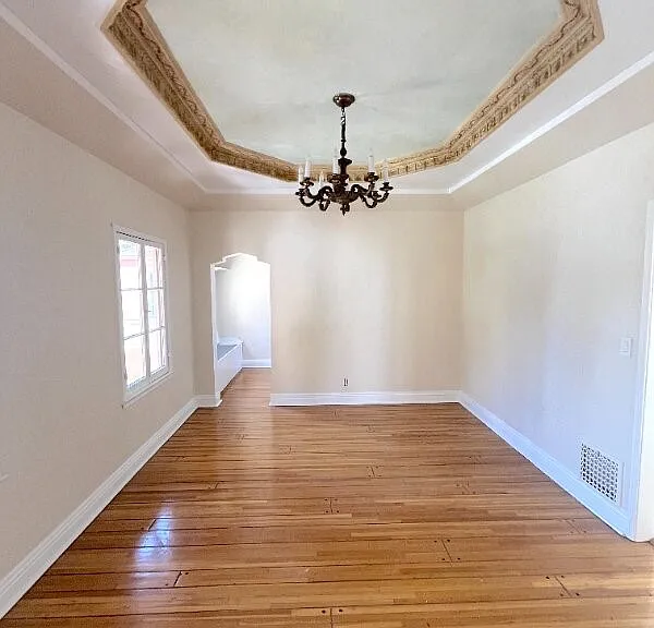 223 1/2 S Gale Dr — Photo 20