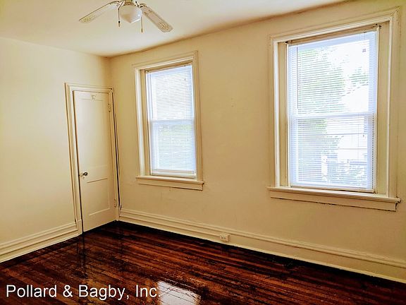 5th image of 800 N Sheppard St APT 10