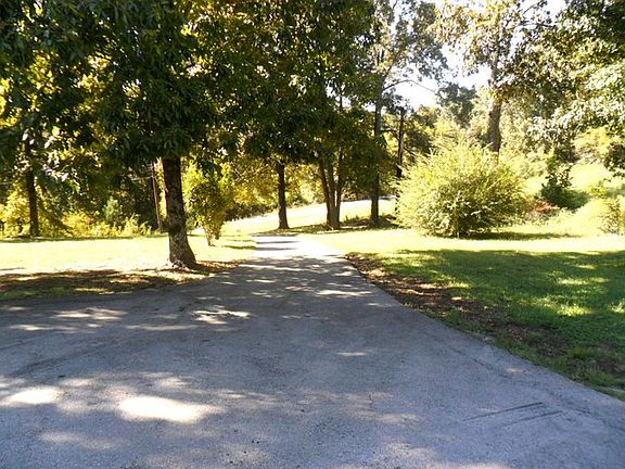 4th image of 207 Highway 624