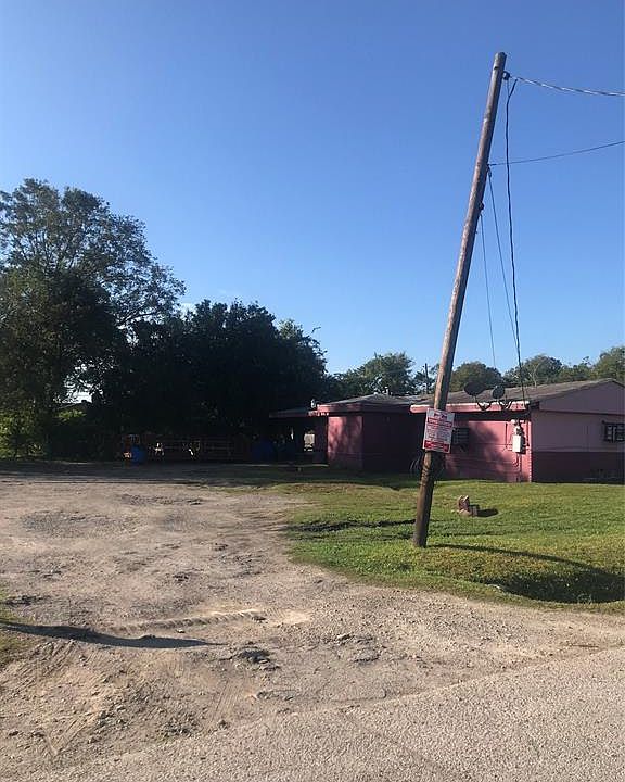 1st image of 4310A Larkspur St