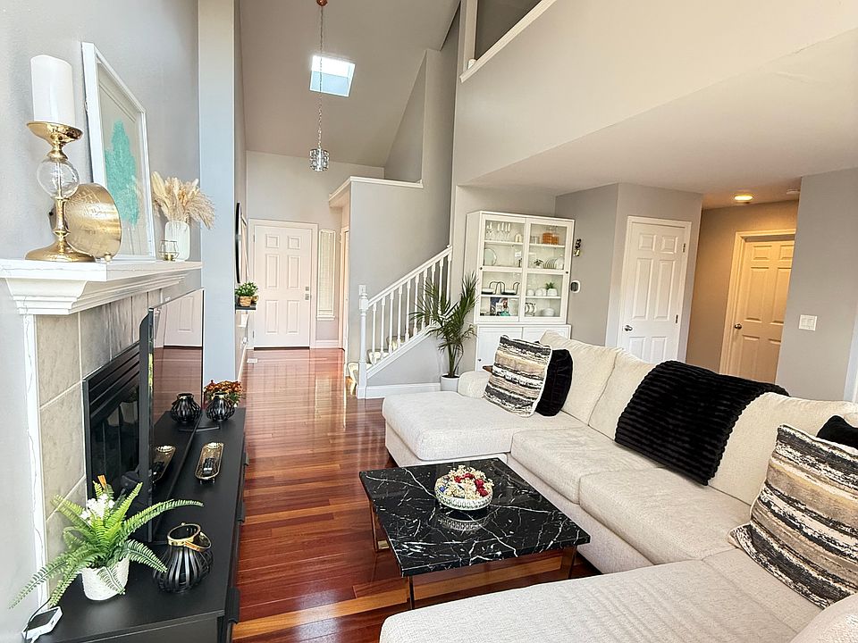 Living Room with Gas Fireplace