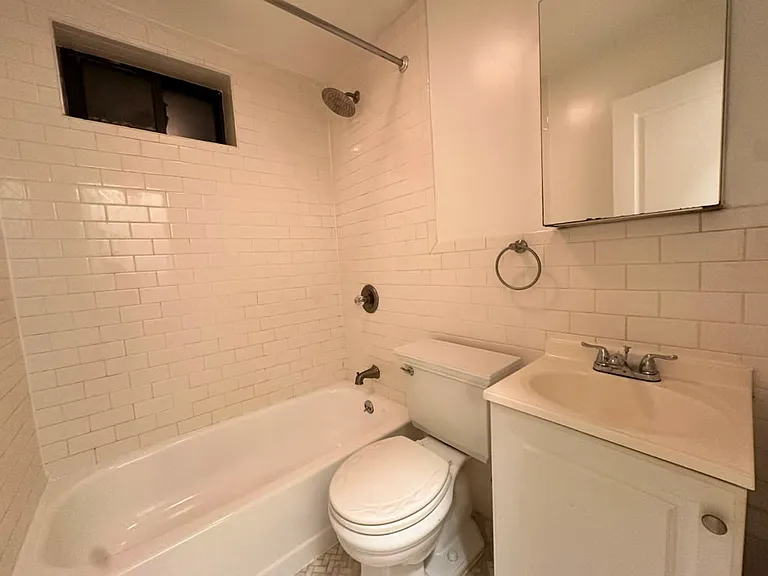 262 Saint James Pl #2D — Photo 7