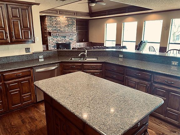 4th image of 336 Parkview Pl