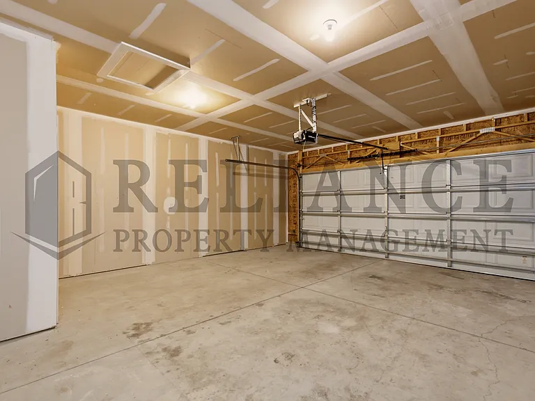 220 W May St — Photo 36