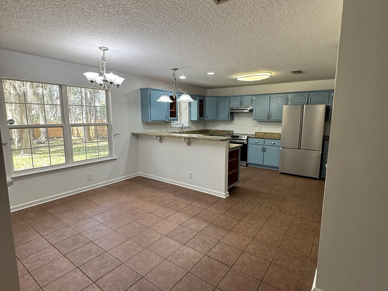 3 bed, 2.0 bath, 1530 sqft, $1,995 — Photo 4
