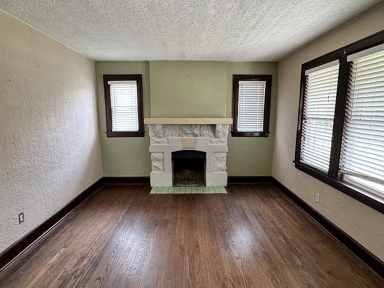 929 McClurkan Ave — Photo 4