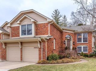 14142 Baywood Villages Dr, Chesterfield, MO