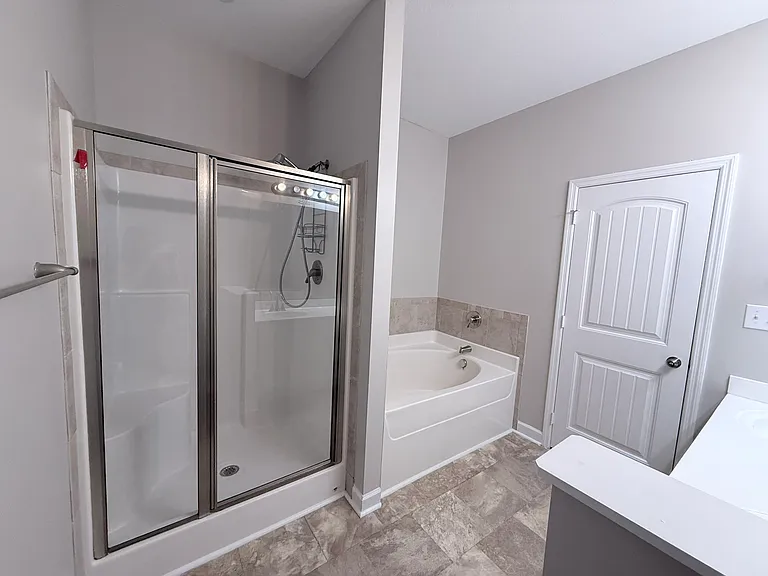 Master bathroom b