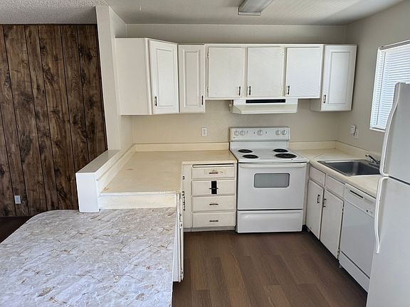 4th image of 5352 Swenson St #38