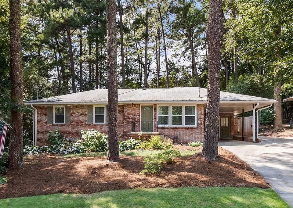 1st image of 2636 Warwick Cir NE