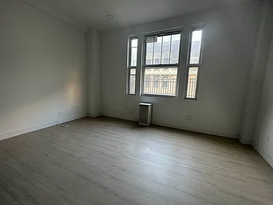 Rented by David Francis New York LLC | media 7