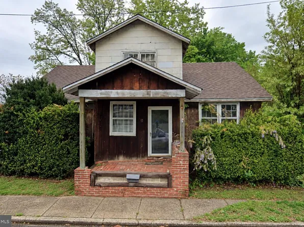 15 E 3rd St, Burlington, NJ 08016