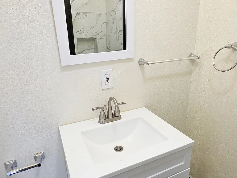 9607 Cypress Ave #4 — Photo 15