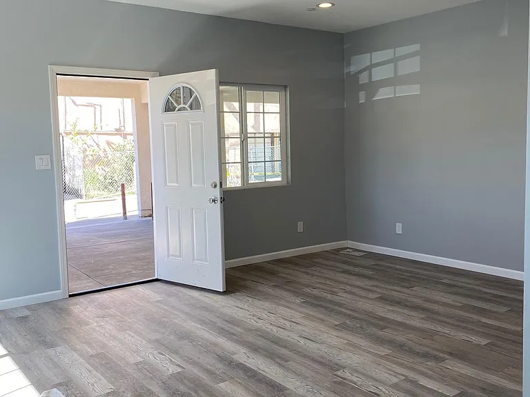 4340 Marlborough Ave — Photo 6