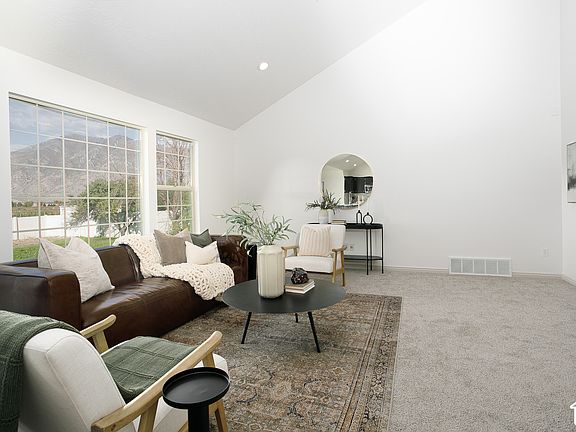 4th image of 1742 W Renaissance Way