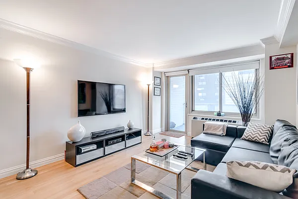 Rented by Loftey LLC | media 9