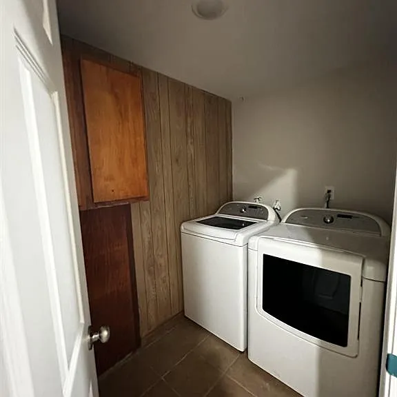 1036 Dequeen Blvd #B — Photo 5
