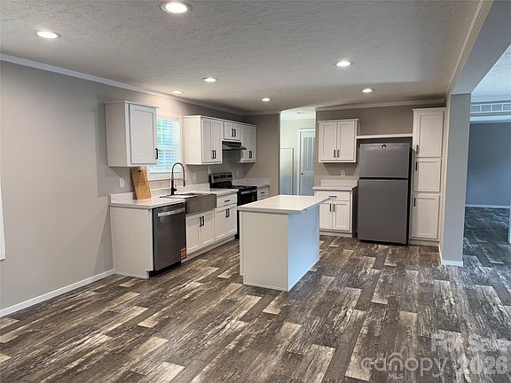 2nd image of 4175 Maple Trl