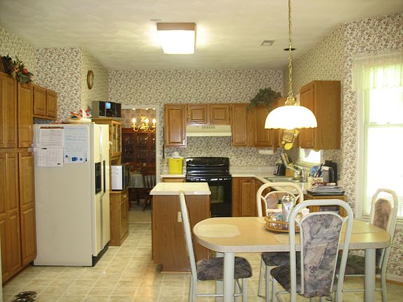 Eat in kitchen