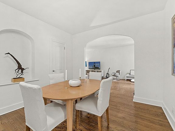 5th image of 40 Clarkson Ave APT 2A