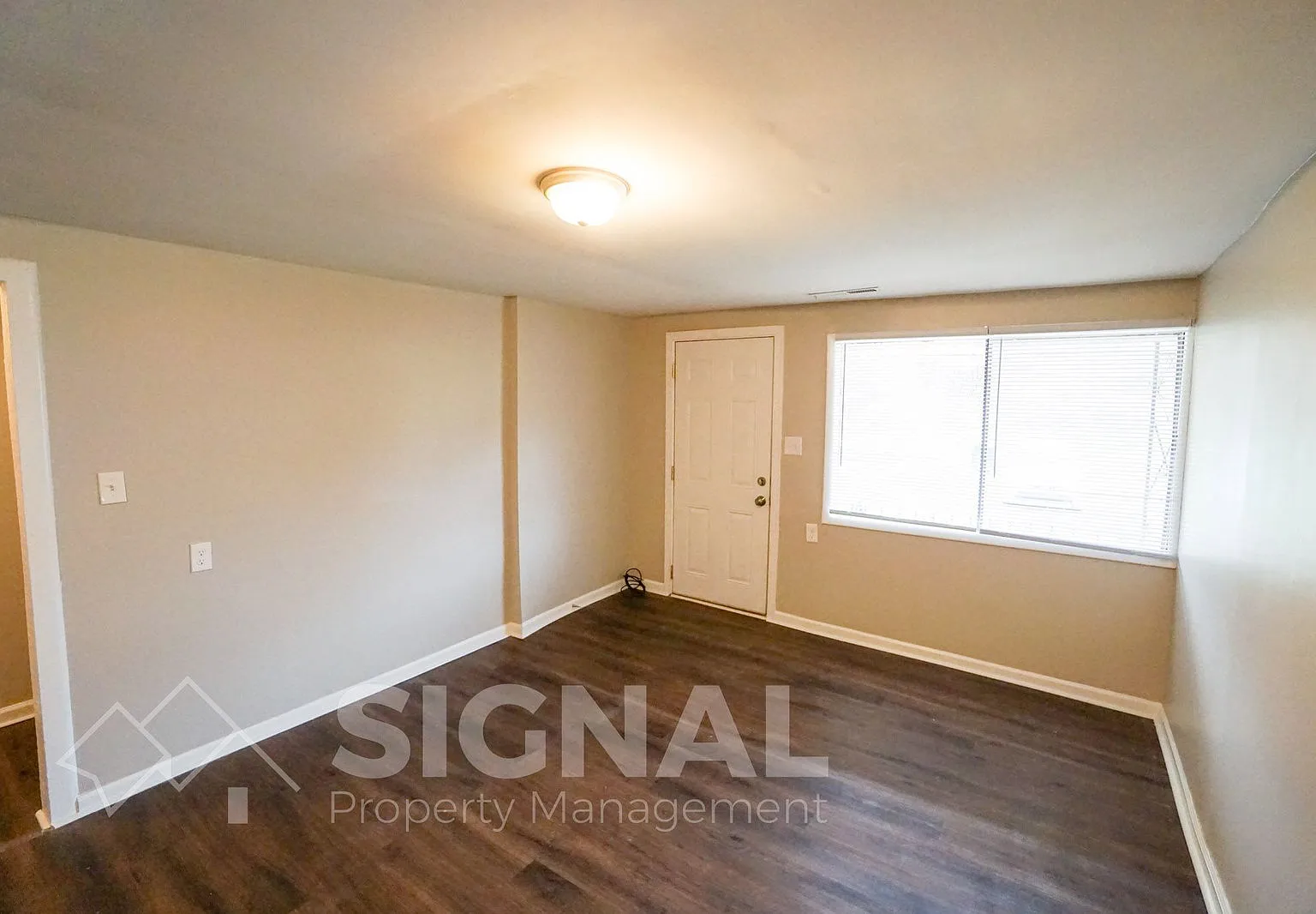 3 bed, 1.0 bath, 1060 sqft, $1,095 — Photo 4