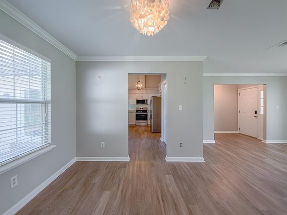 5th image of 7833 Maclean Rd