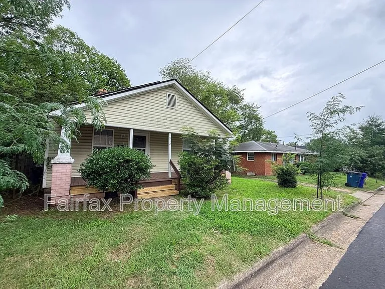 912 Massey Ave — Photo 2