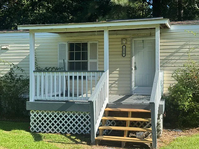 2 bed, $1,200 — Photo 1