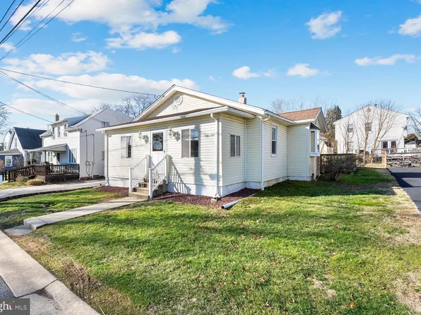 1332 Cherry St, Upper Chichester, PA 19061