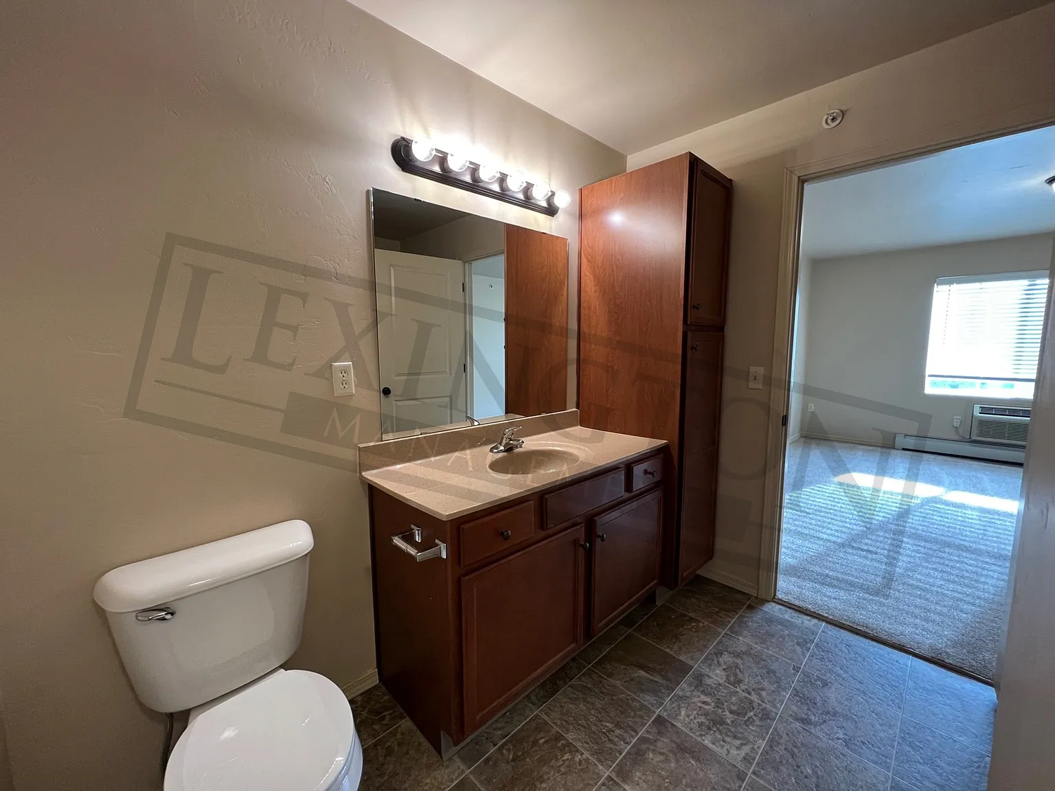 3 bed, 1415 sqft, $1,500 — Photo 2