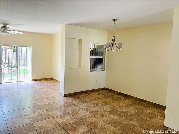 4th image of 957 SW 6th Pl
