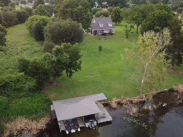 286 Rose Hill Plantation Rd, Natchez, LA 71456