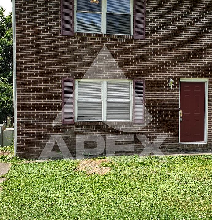1st image of 2351 Pinewood Dr #2353